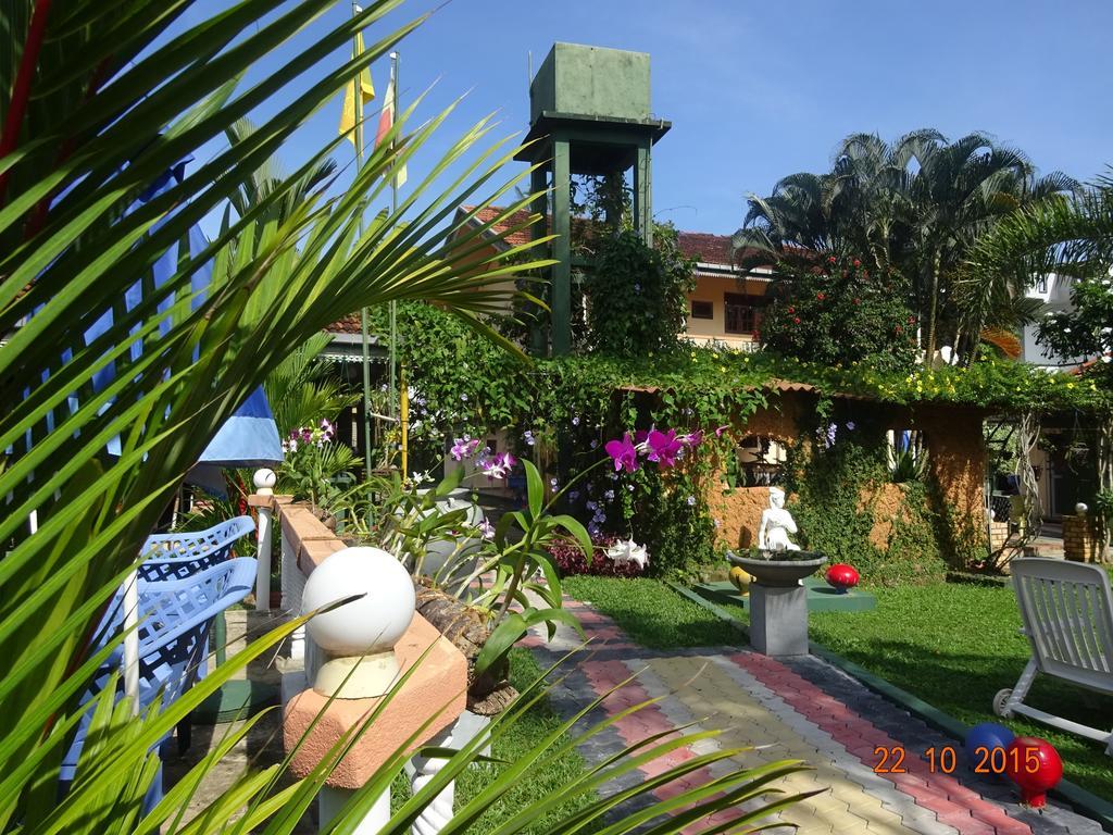 Hilda Guest House Хіккадува Екстер'єр фото