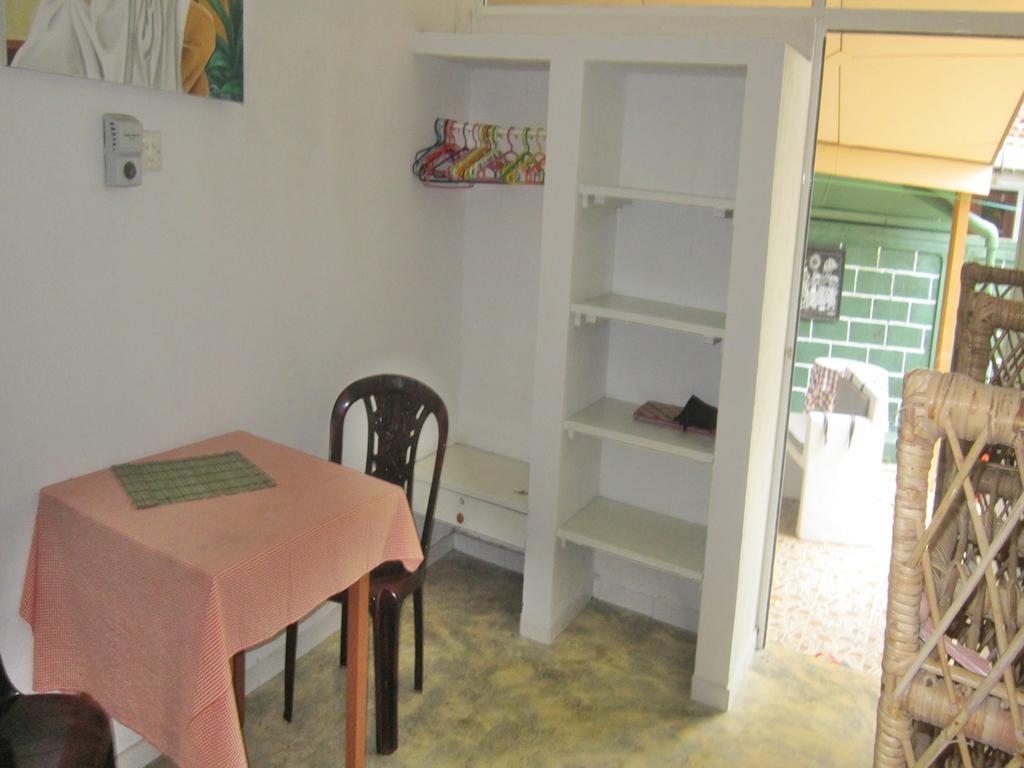 Hilda Guest House Хіккадува Номер фото