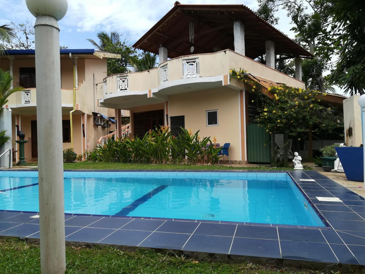 Hilda Guest House Хіккадува Екстер'єр фото