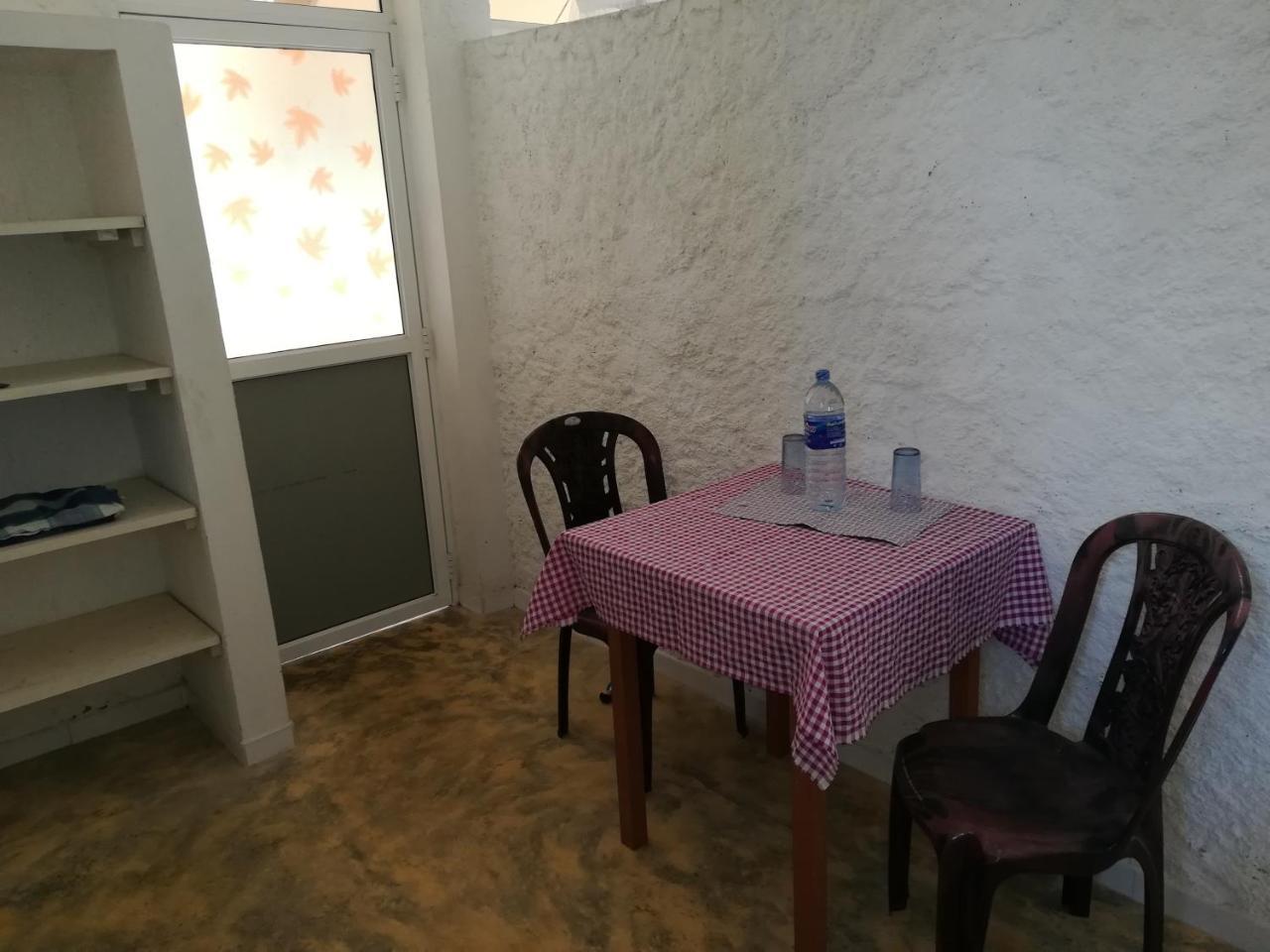 Hilda Guest House Хіккадува Екстер'єр фото