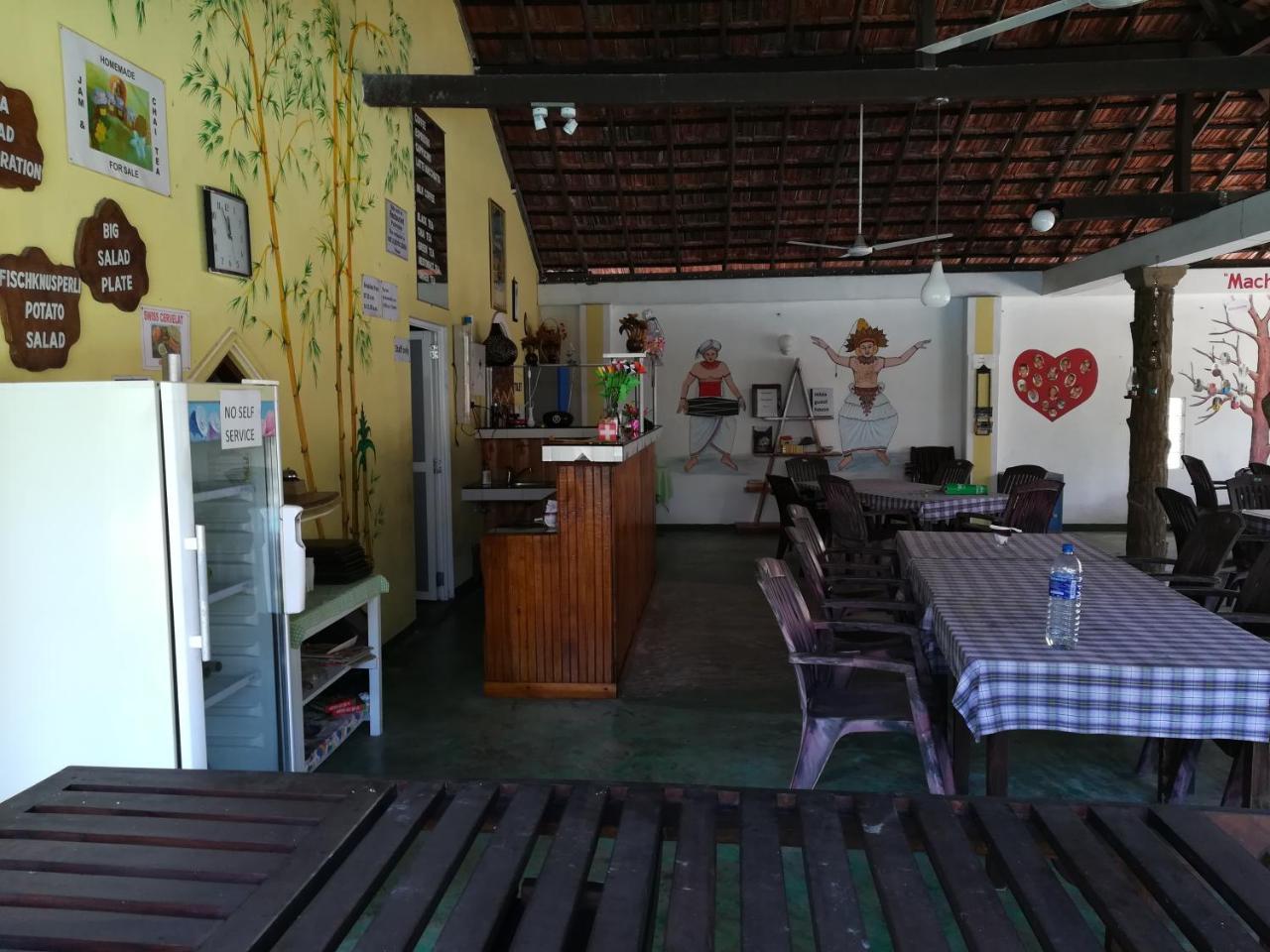 Hilda Guest House Хіккадува Екстер'єр фото